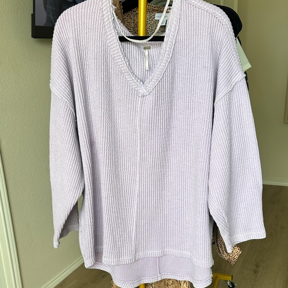 Free People V-Neck Sweater in Purple

oversize - Picture 2 of 4